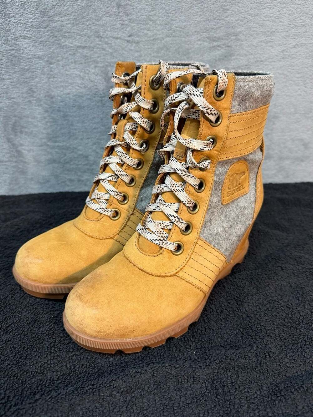 Size 7 Sorel Lexie Wedge Felt Waterproof Boots Camel Brown Gray Size 7